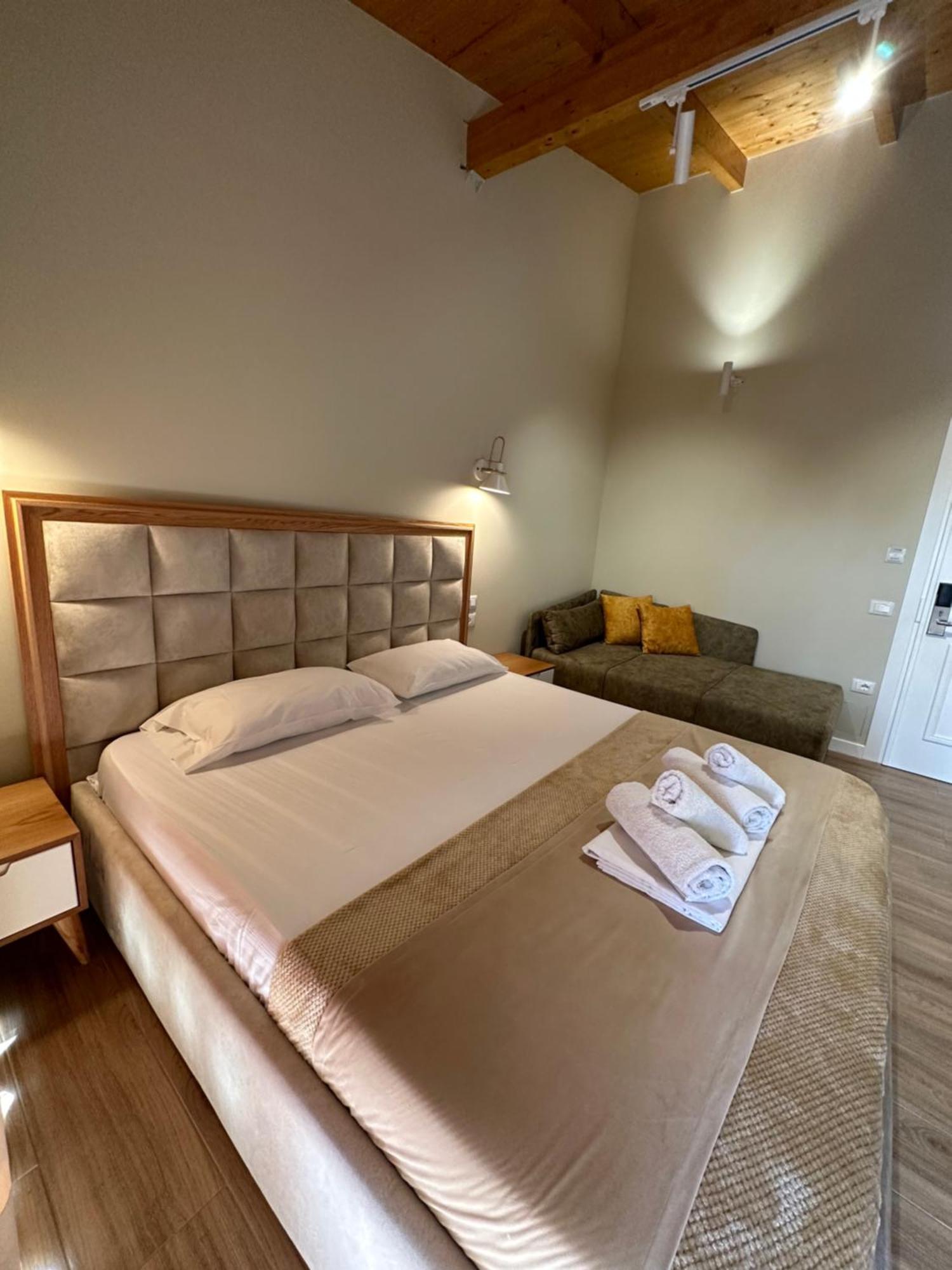 Arial Penthouse Suites Vlorë Extérieur photo