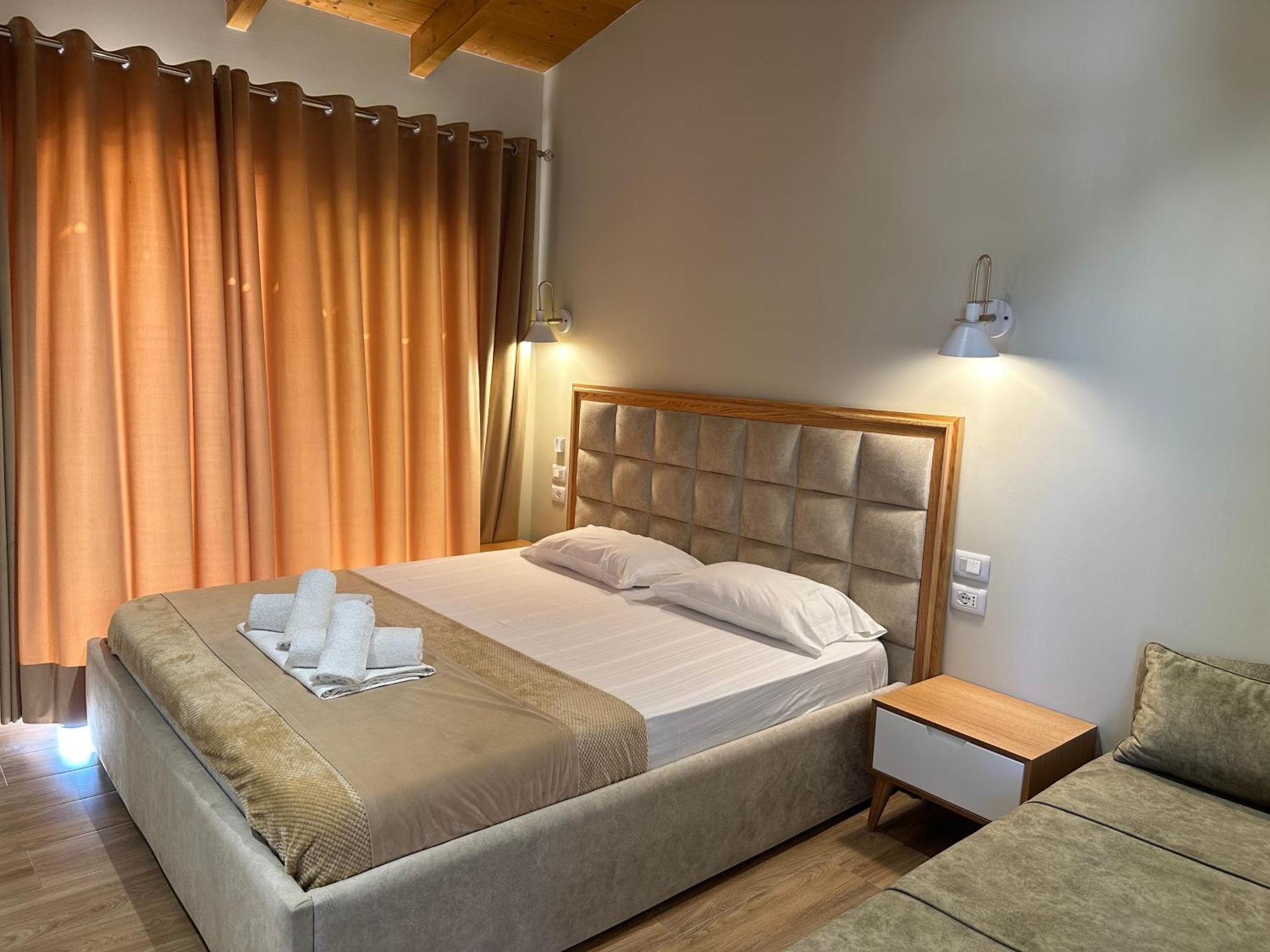 Arial Penthouse Suites Vlorë Extérieur photo