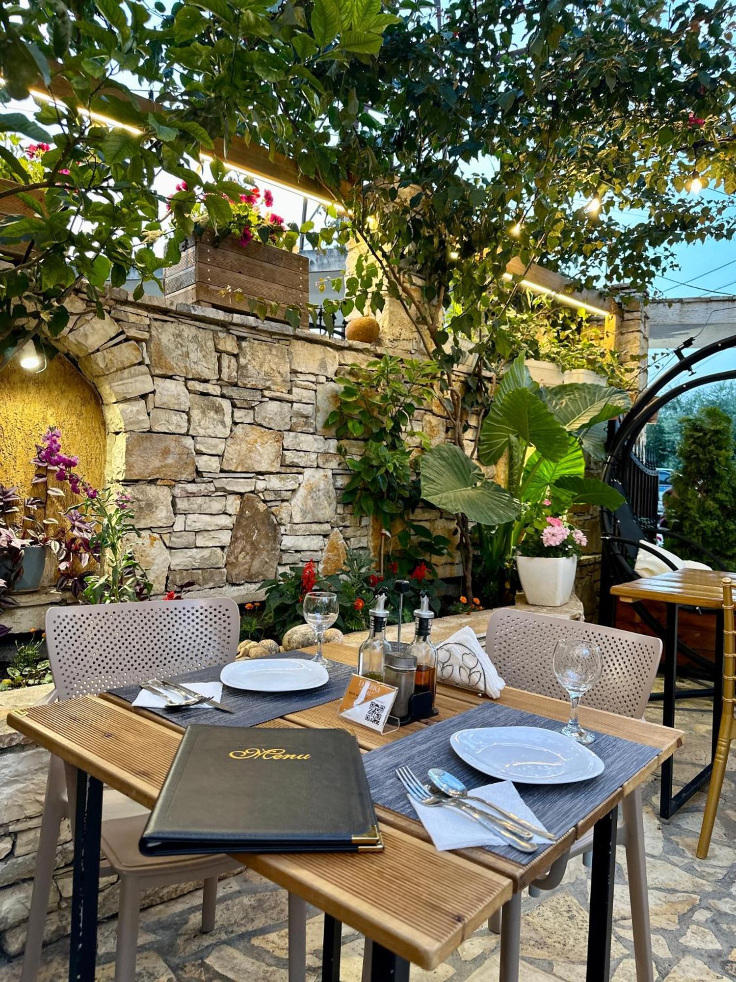 Arial Penthouse Suites Vlorë Extérieur photo